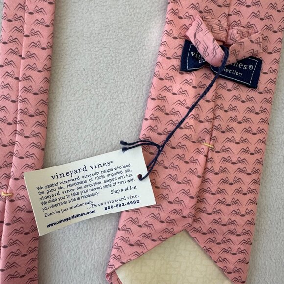 Vineyard Vines Custom Collection Silk Tie Spider Graphic Pink 4" NWT Career - Picture 4 of 7
